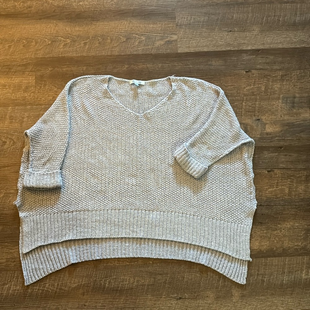 Light purple almost lavender quarter sleeve sweater “one size”
